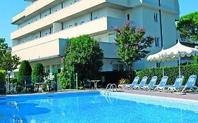 Hotel Old River